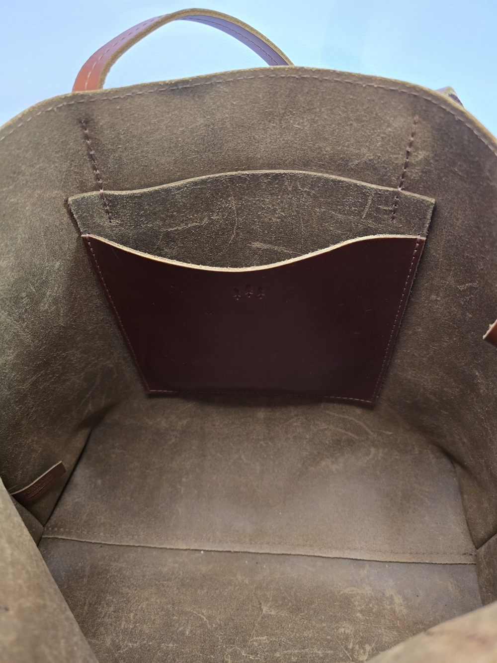Smooth Madrone Leather Tote with Long Shoulder Straps - Picture 8 of 10